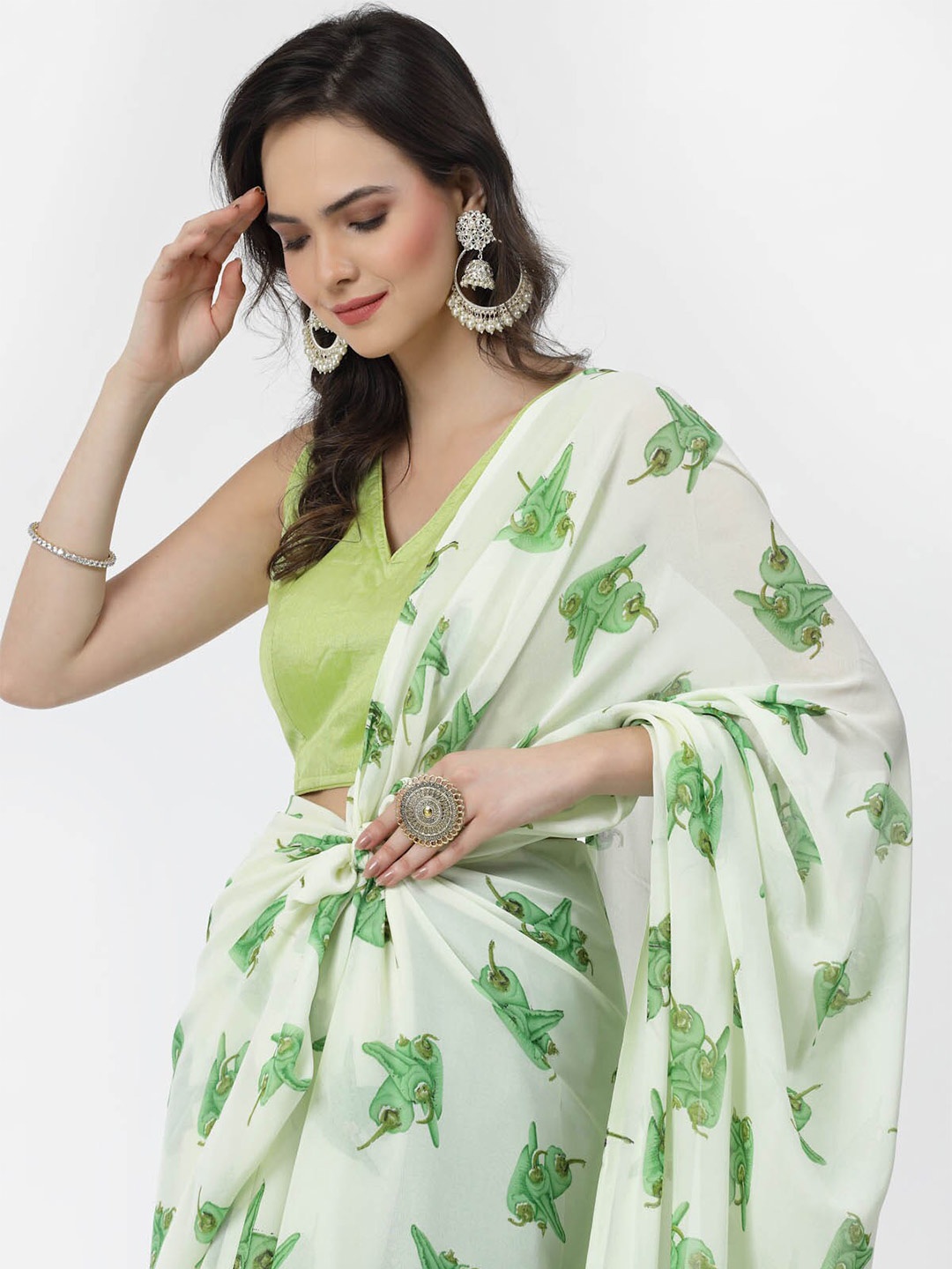 

ISHQY Geometric Printed Pure Georgette Saree, Green