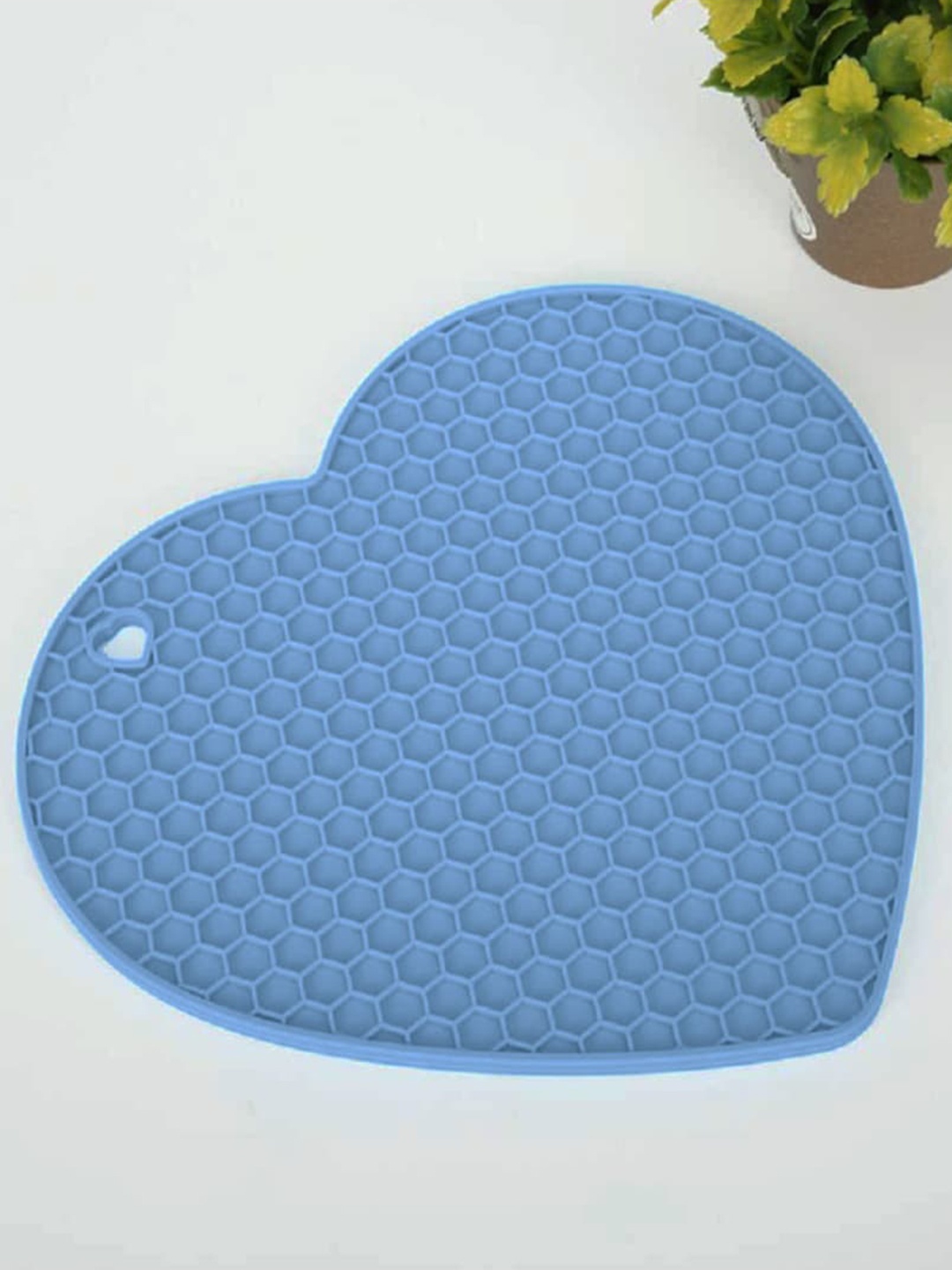 

P-Plus International 4-Pcs Blue Textured Silicone Heat Resistant Trivet
