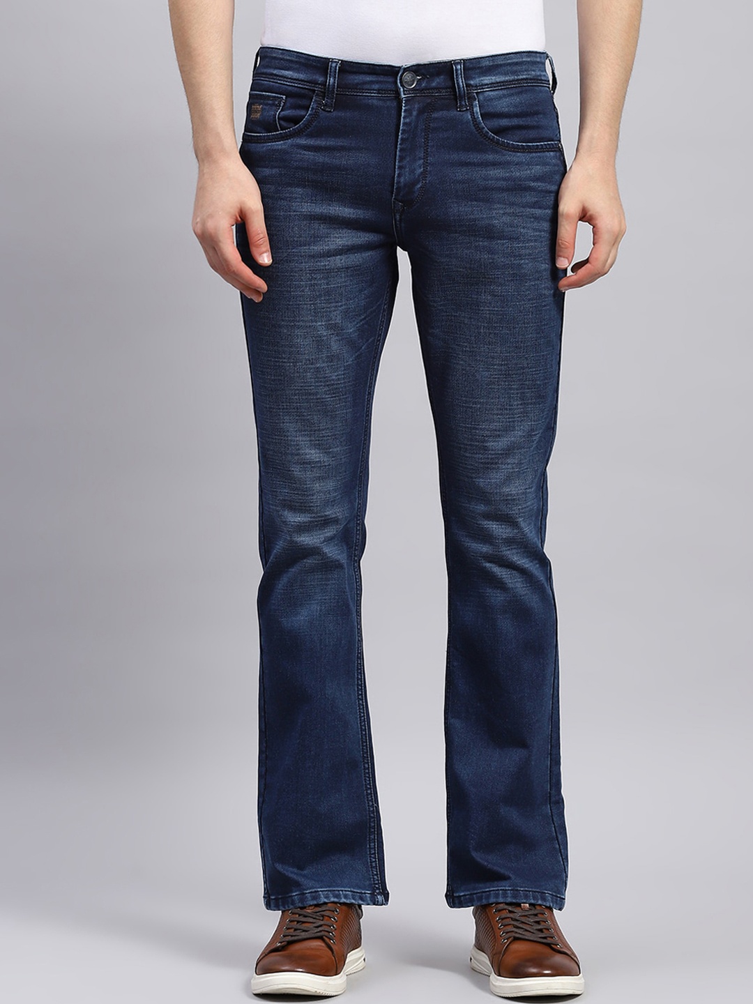 

Monte Carlo Men Bootcut Clean Look Light Fade Jeans, Blue