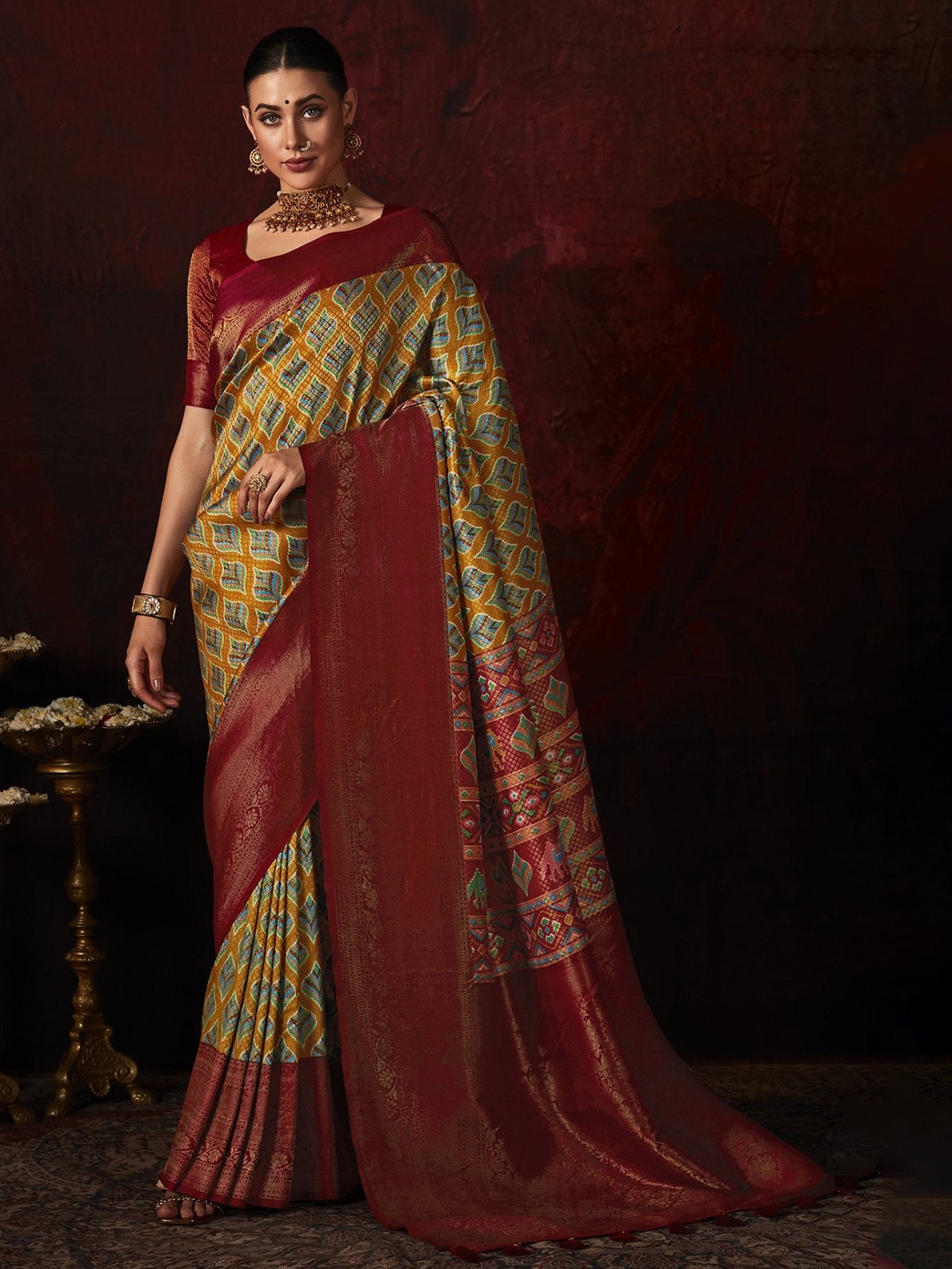 

MySilkLove Ethnic Motifs Zari Silk Blend Banarasi Saree, Yellow