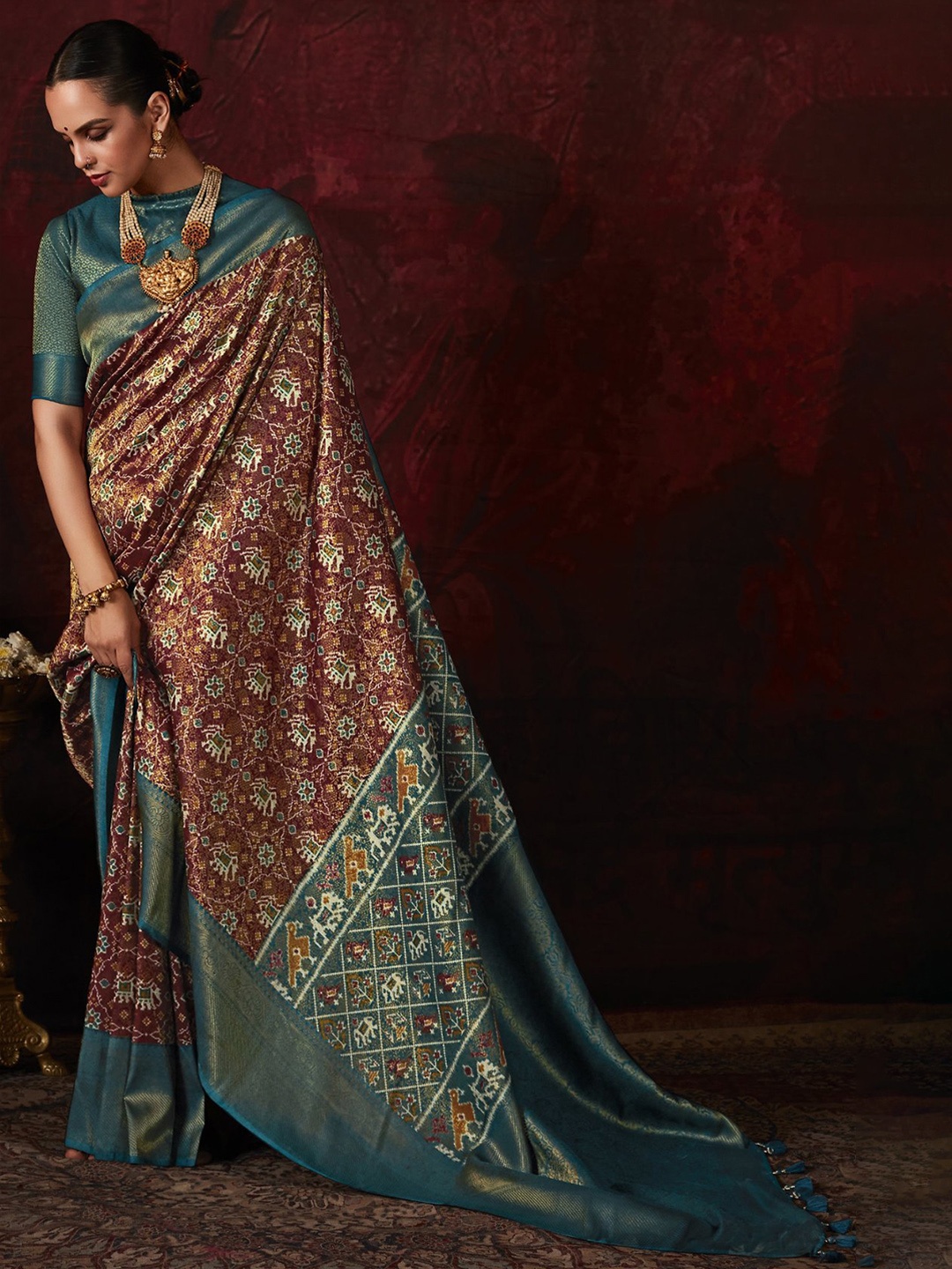 

MySilkLove Ethnic Motifs Zari Silk Blend Banarasi Saree, Brown