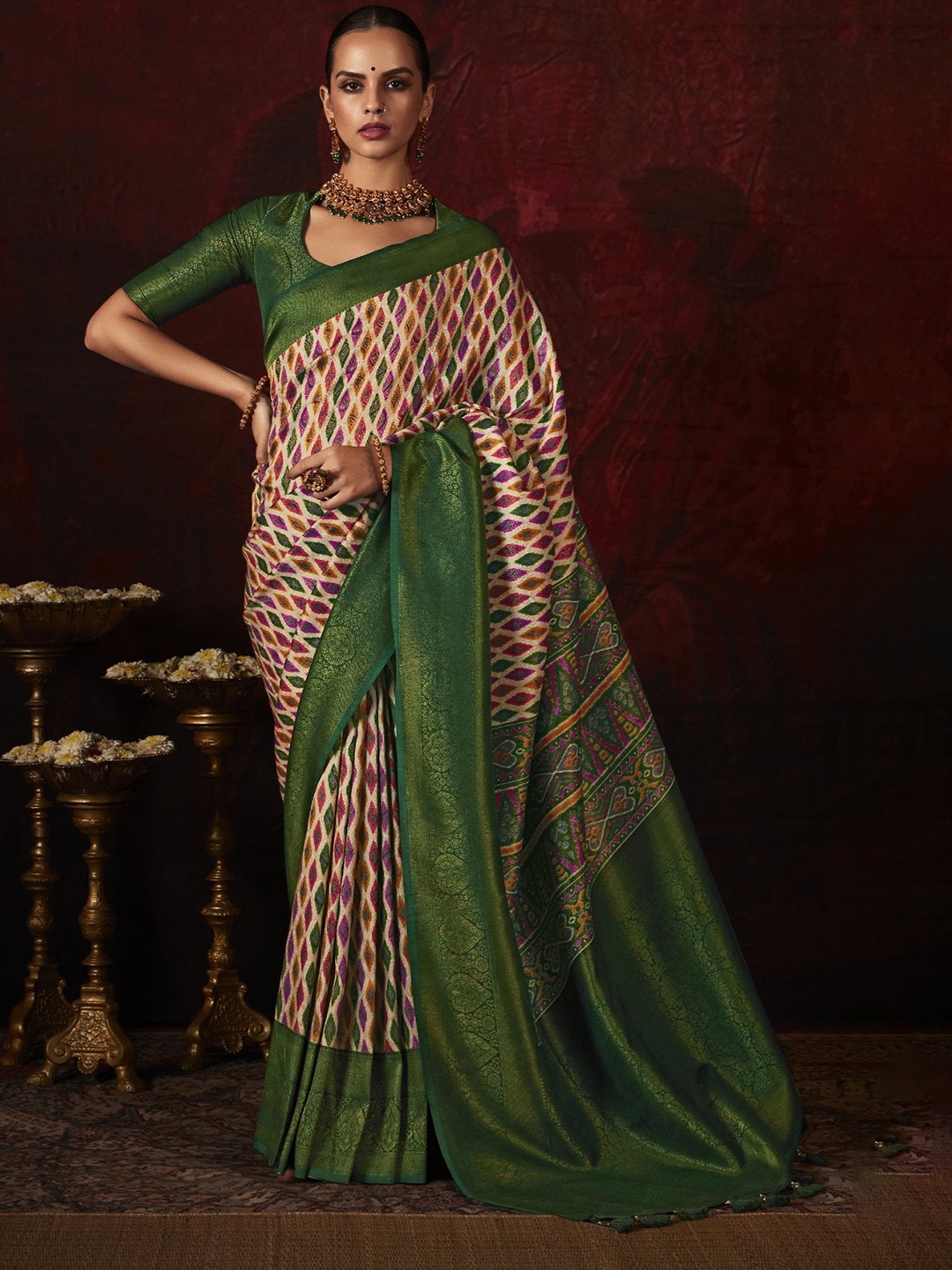 

MySilkLove Ethnic Motifs Zari Silk Blend Banarasi Saree, Cream
