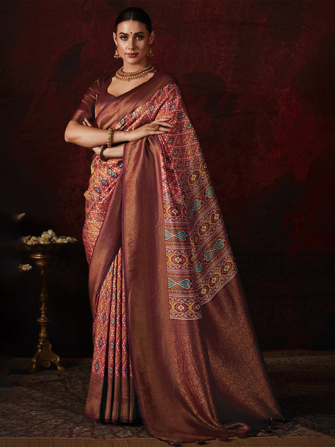 

MySilkLove Floral Zari Silk Blend Banarasi Saree, Brown