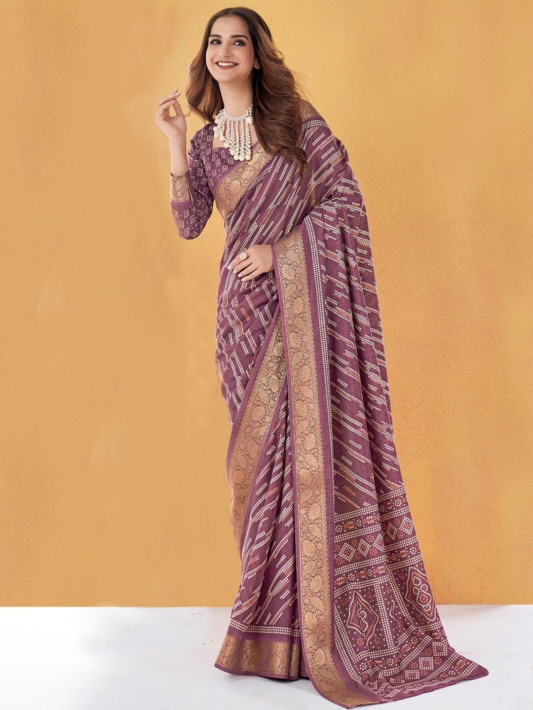

Anouk Zari Ethnic Printed Dola Silk Blend Saree, Burgundy