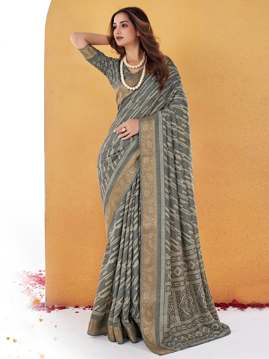 

Anouk Ethnic Motifs Zari Silk Blend Sungudi Saree, Grey