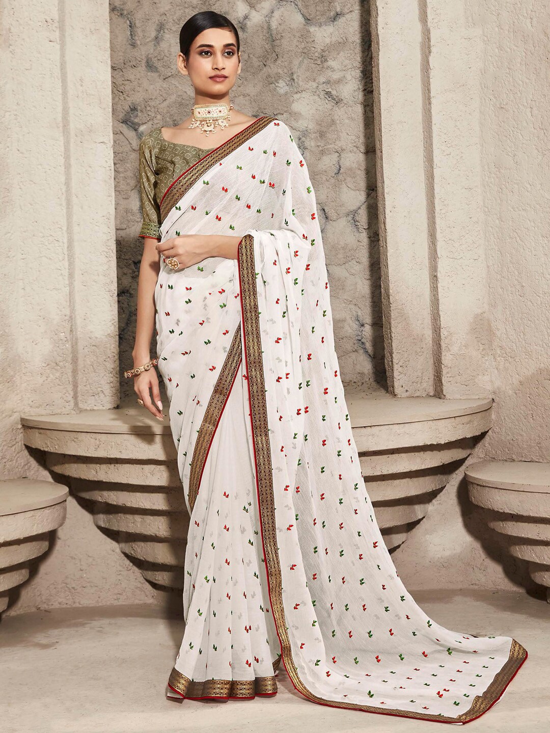 

Anouk Floral Embroidered Pure Chiffon Saree, White