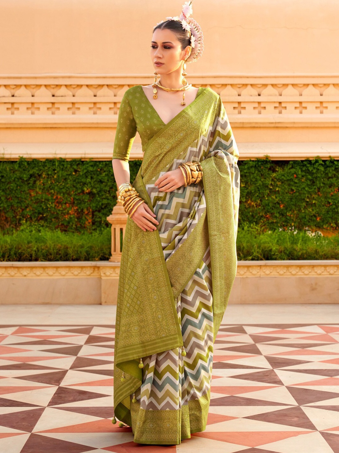 

Anouk Zari Silk Blend Banarasi Saree, Olive