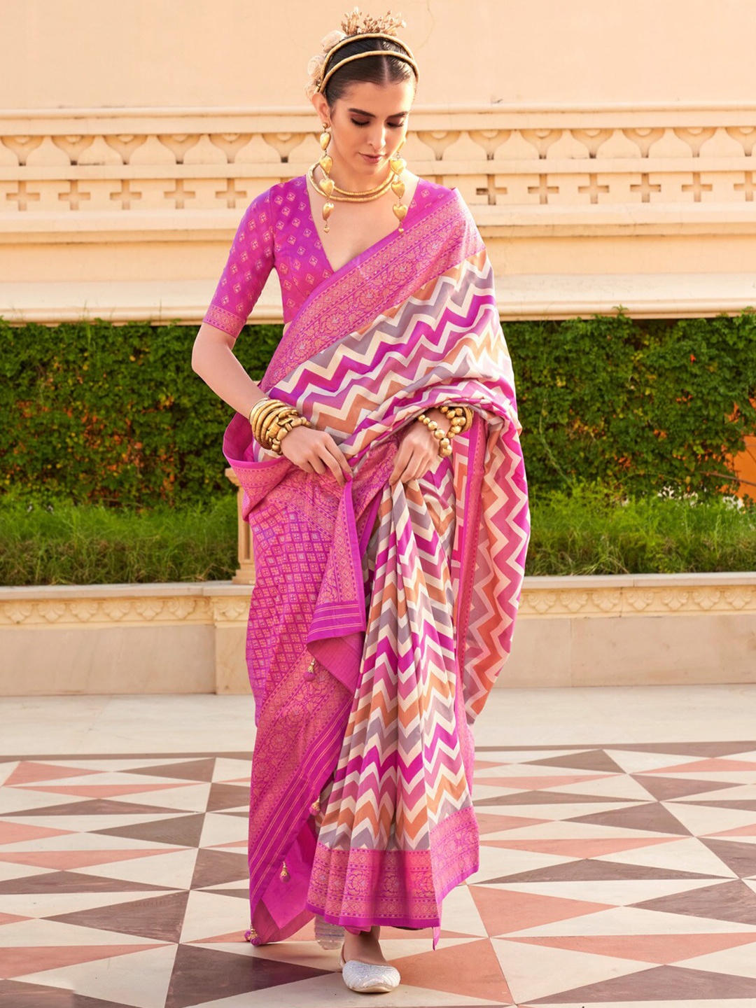 

Anouk Zari Silk Blend Banarasi Saree, Pink