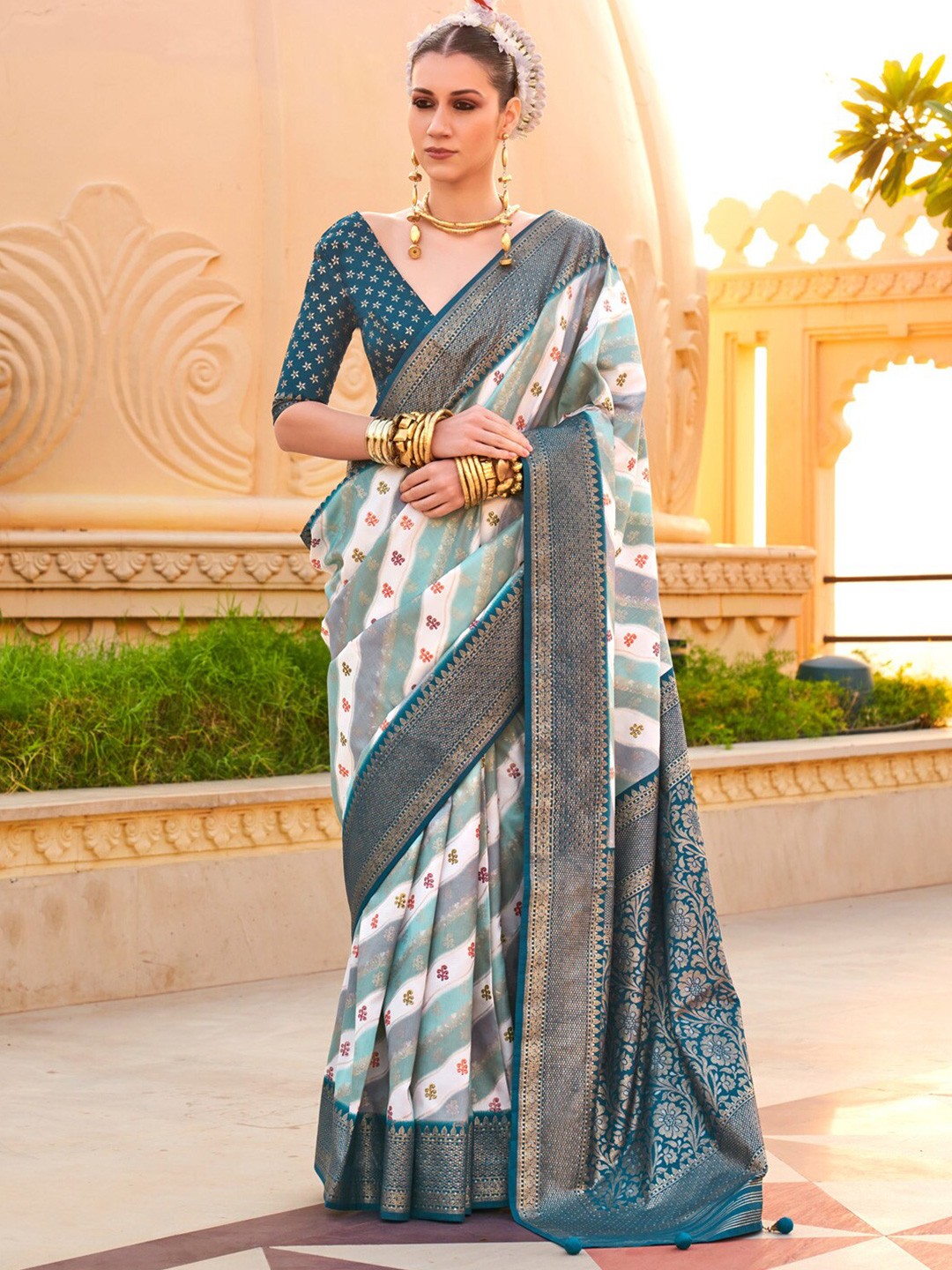 

Anouk Woven Design Zari Silk Blend Banarasi Saree, Off white