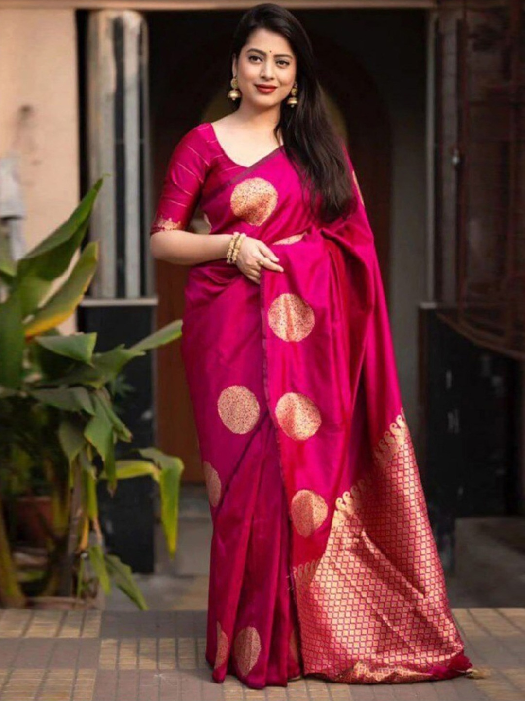 

Flosive Zari Art Silk Banarasi Saree, Pink