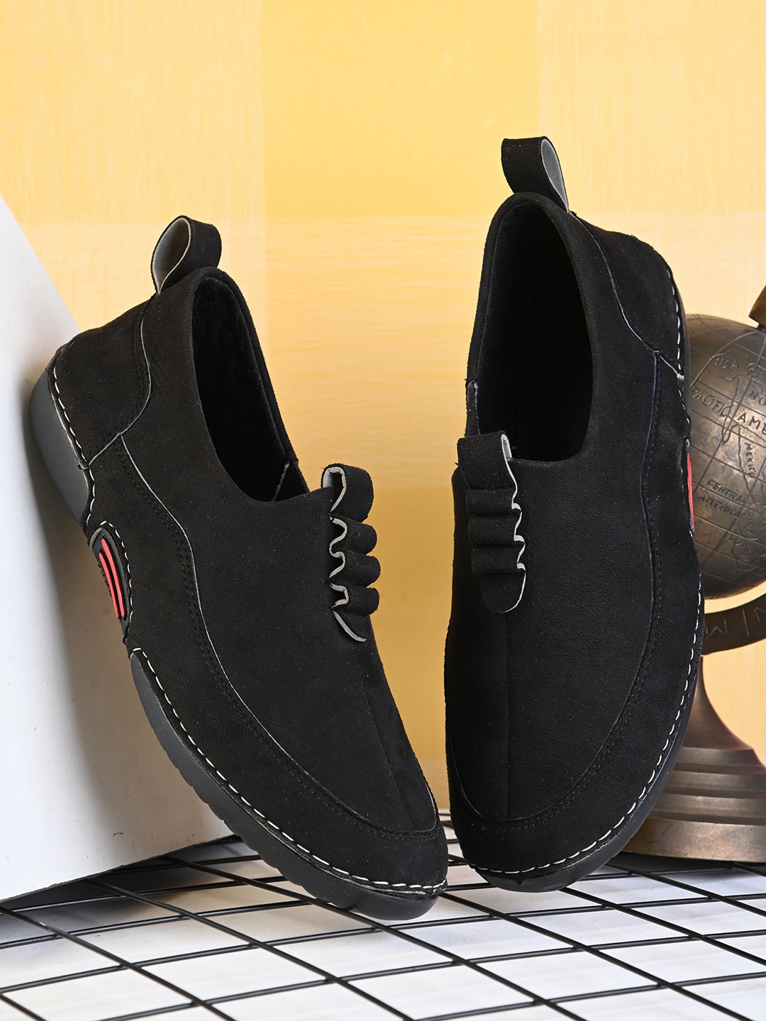 

mr.wonker Men Textured Slip-On Sneakers, Black