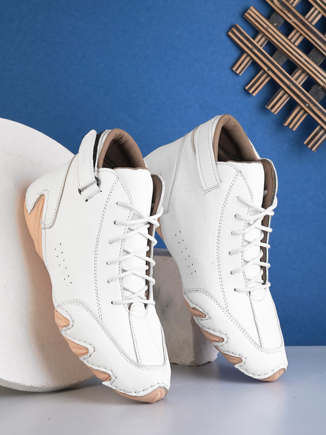 

mr.wonker Men Textured Lace-Ups Sneakers, White