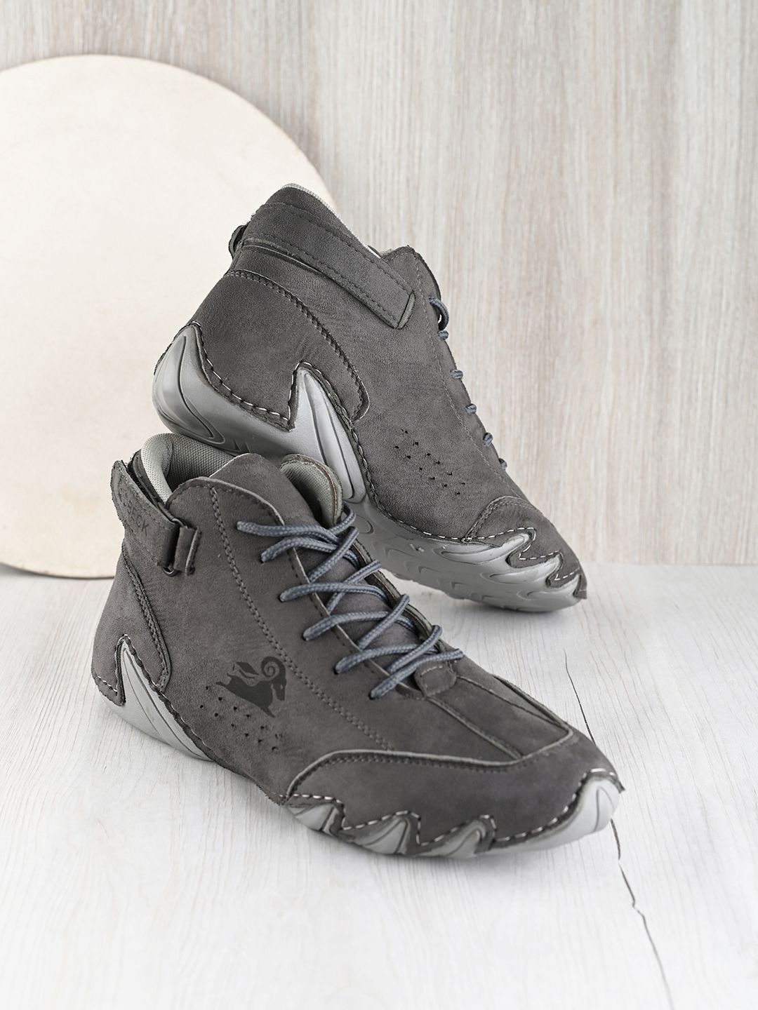 

mr.wonker Men Textured Sneakers, Grey