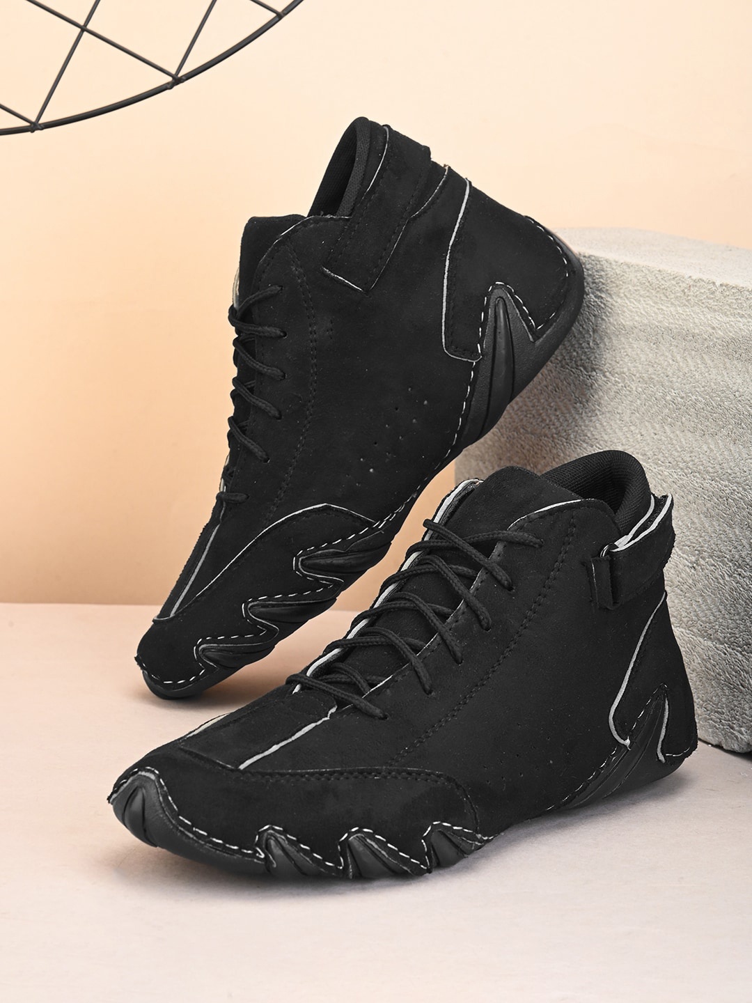 

mr.wonker Men Textured Sneakers, Black