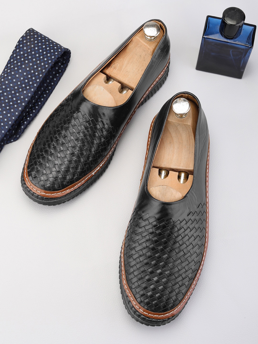 

mr.wonker Men Textured Loafers, Black