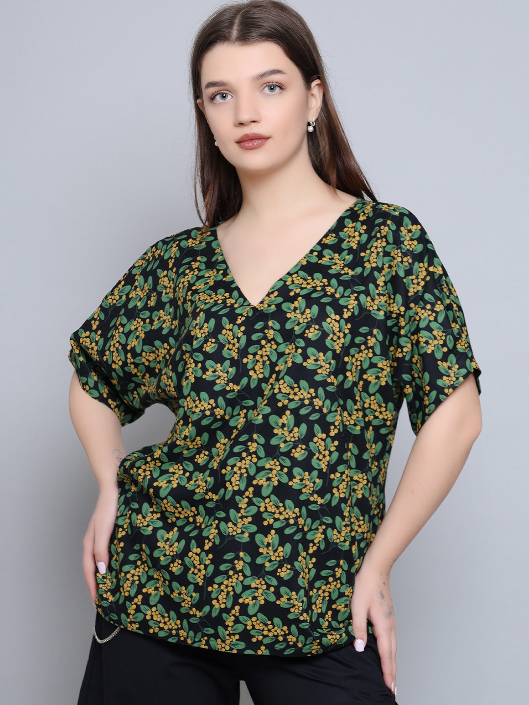 

Baawri Floral Print V-Neck Short Extended Sleeves Top, Green