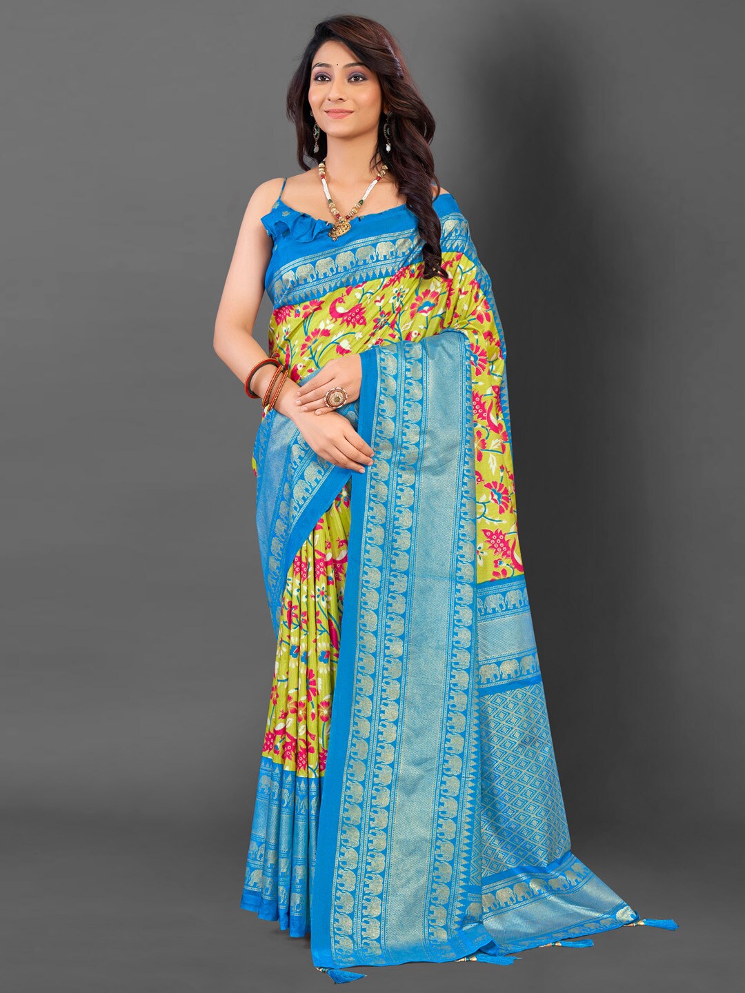 

Mitera Floral Jaali Pochampally Saree, Green