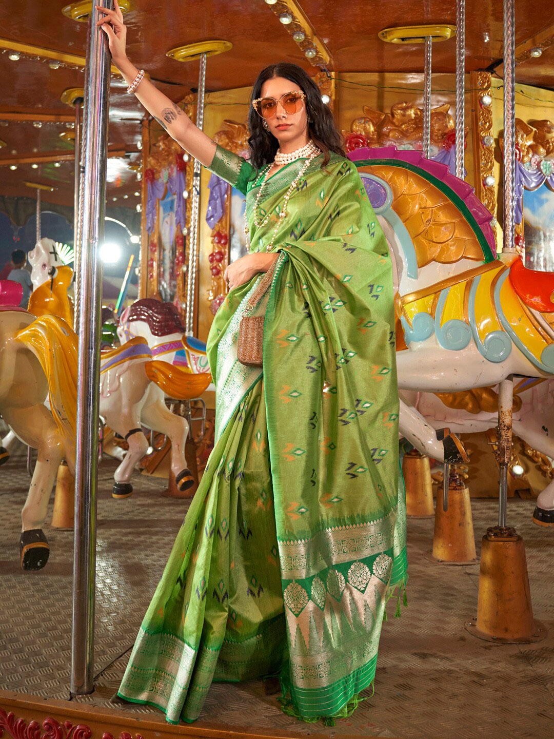 

Mitera Jaali Banarasi Saree, Green