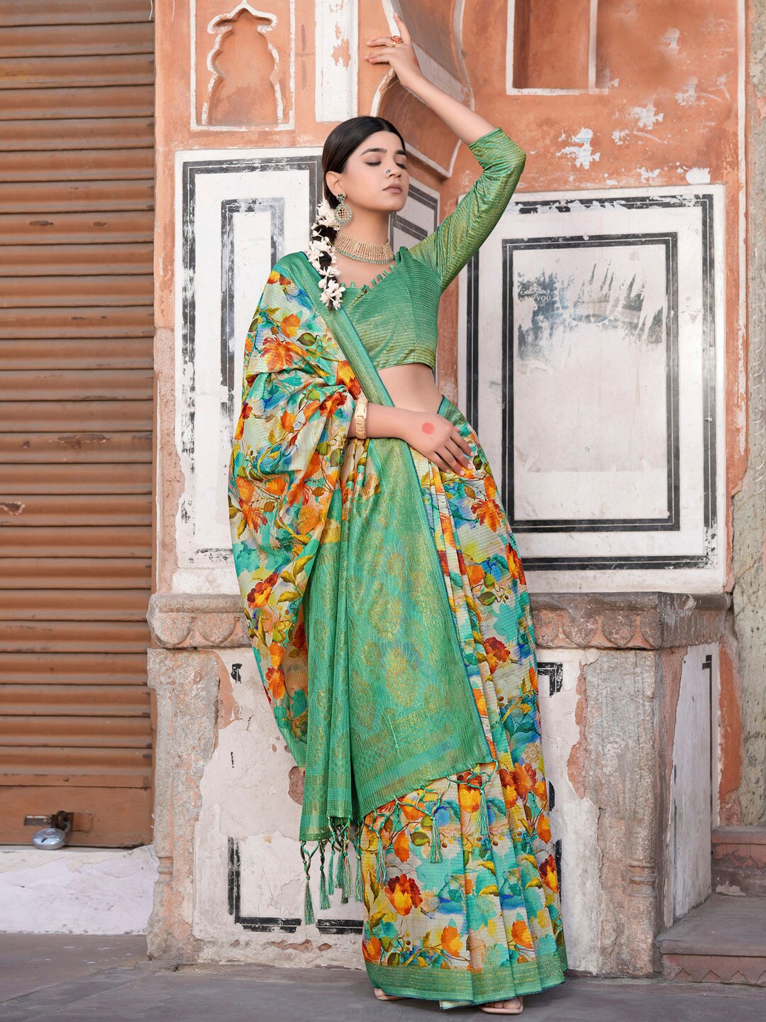 

Mitera Floral Zari Linen Blend Designer Sungudi Saree, Green