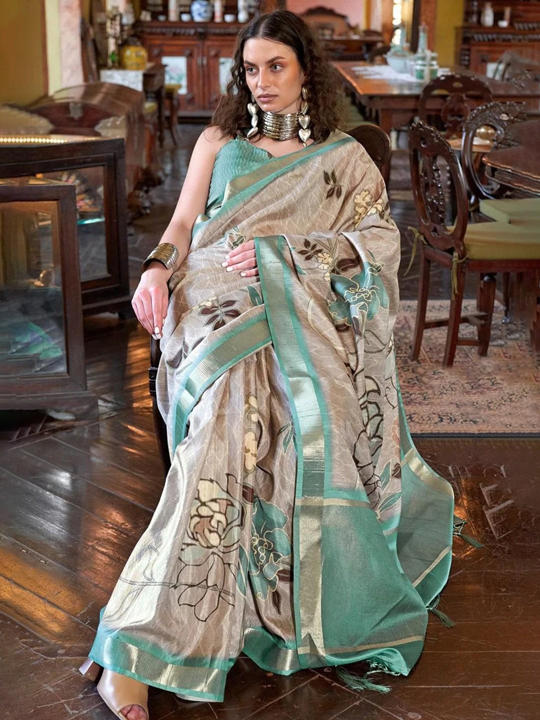 

MySilkLove Floral Zari Silk Blend Banarasi Saree, Grey