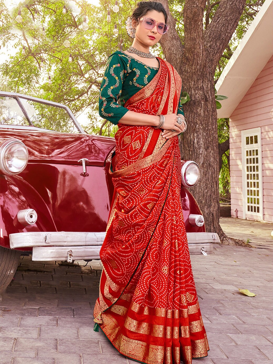 

Saree mall Bandhani Zari Silk Blend Bandhani Sarees, Red