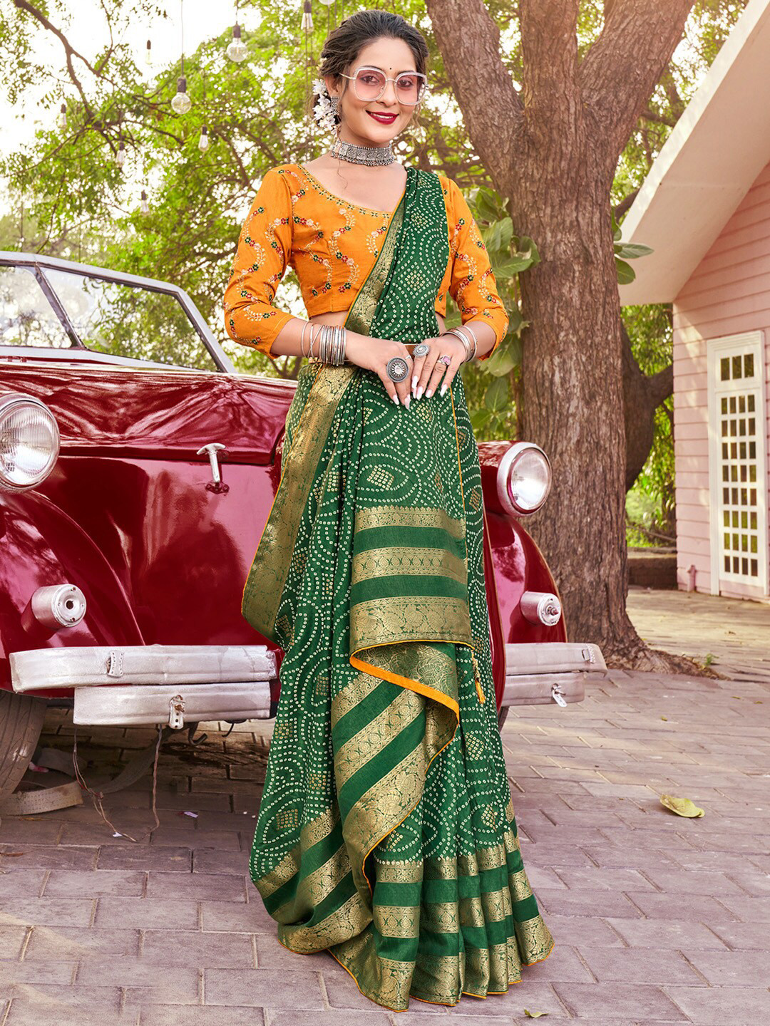 

Saree mall Bandhani Printed Zari Bandhani Sarees, Green