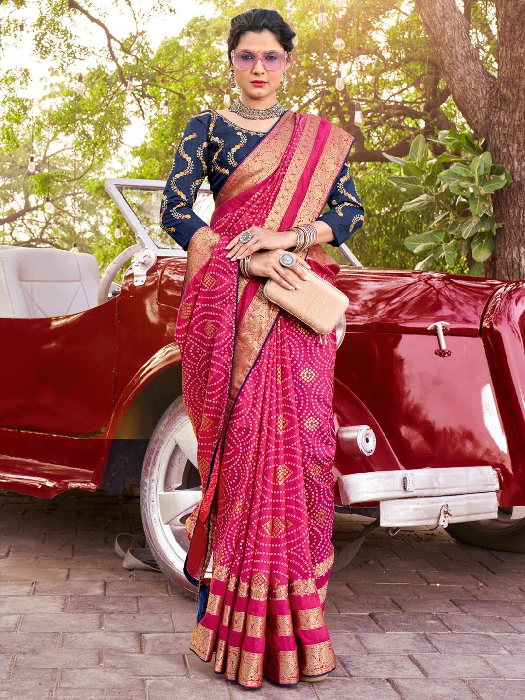 

Saree mall Bandhani Zari Silk Blend Bandhani Sarees, Pink