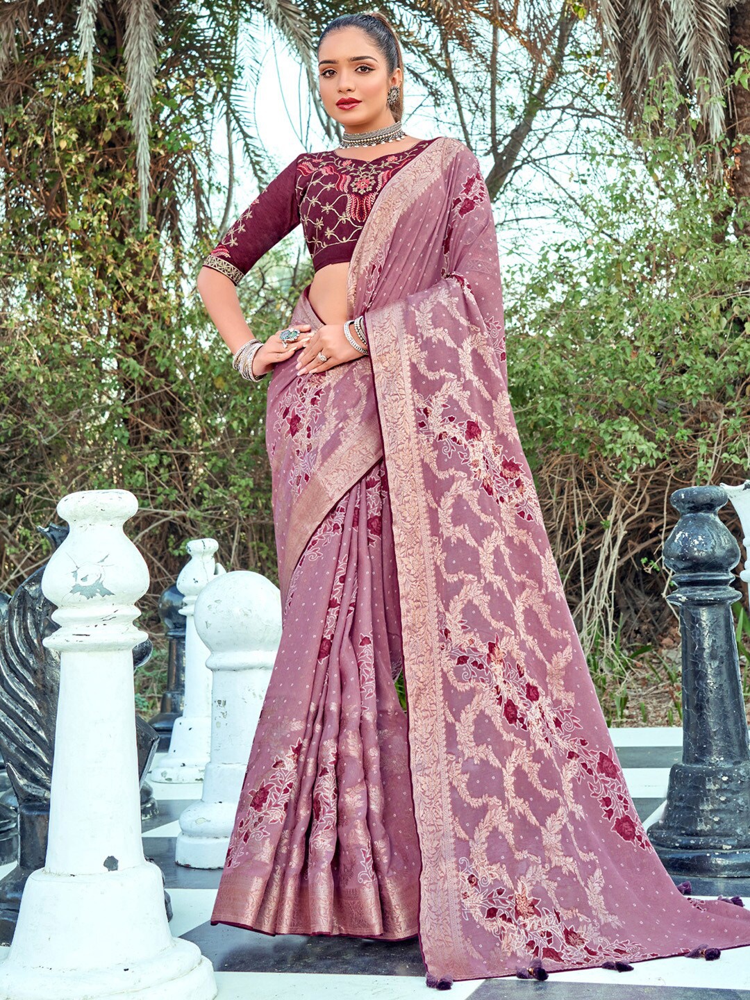 

Saree mall Woven Design Zari Sarees, Mauve