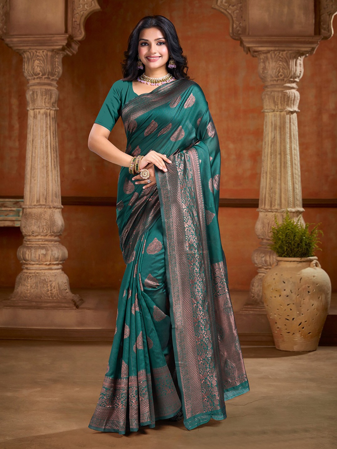 

KALINI Woven Design Zari Art Silk Banarasi Saree, Green