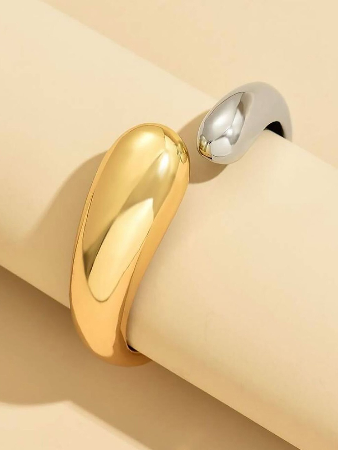 

LUCKY JEWELLERY Gold-Plated Bangle-Style Bracelet
