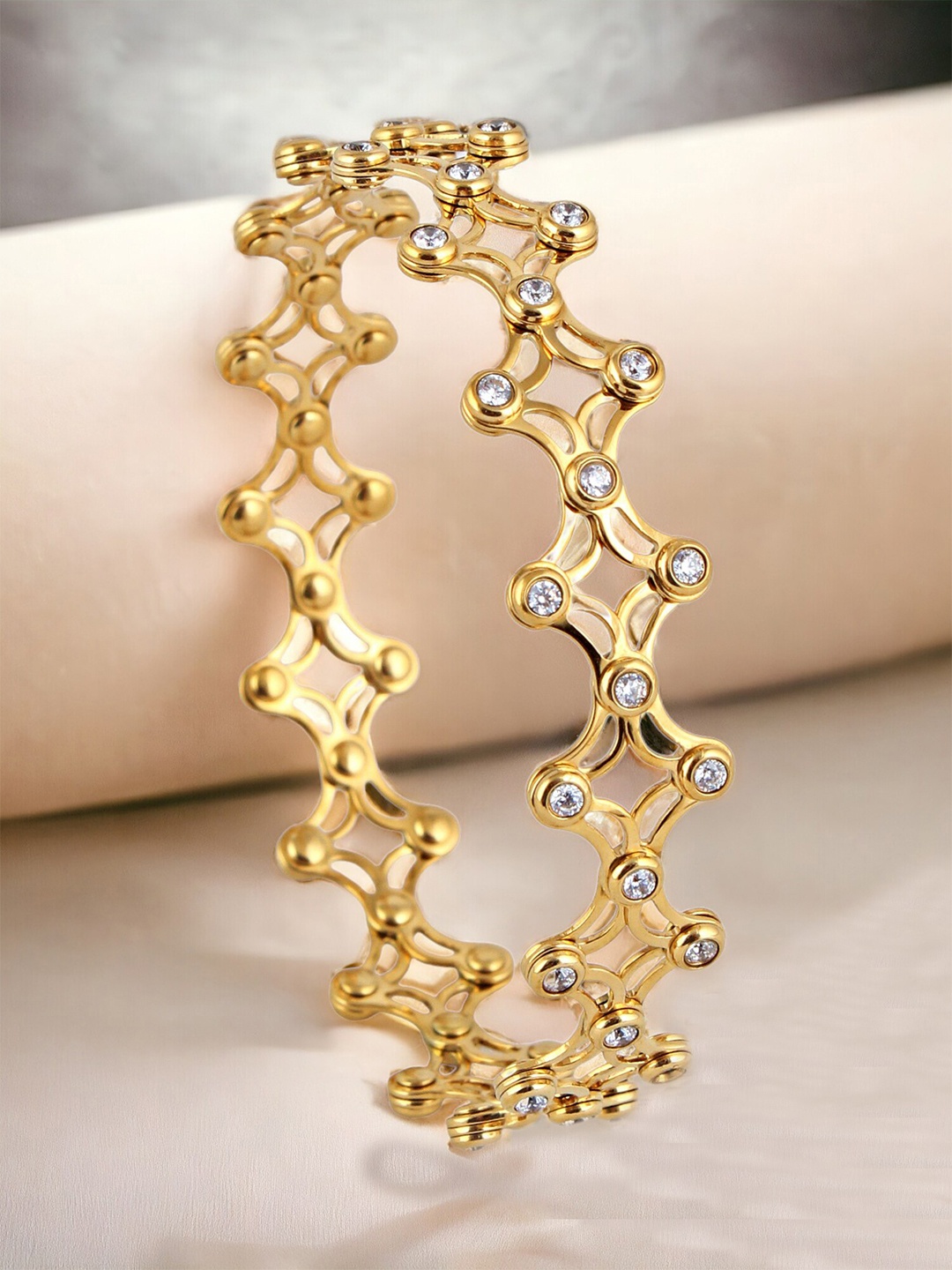 

LUCKY JEWELLERY Gold-Plated Bangle-Style Bracelet