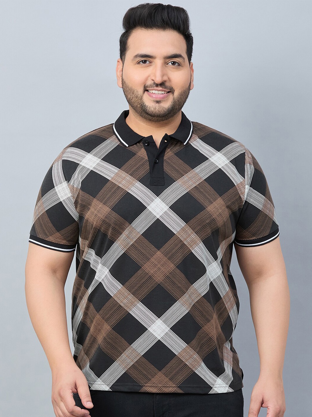 

AUSTIVO Plus Size Geometric Printed Polo Collar T-shirt, Black