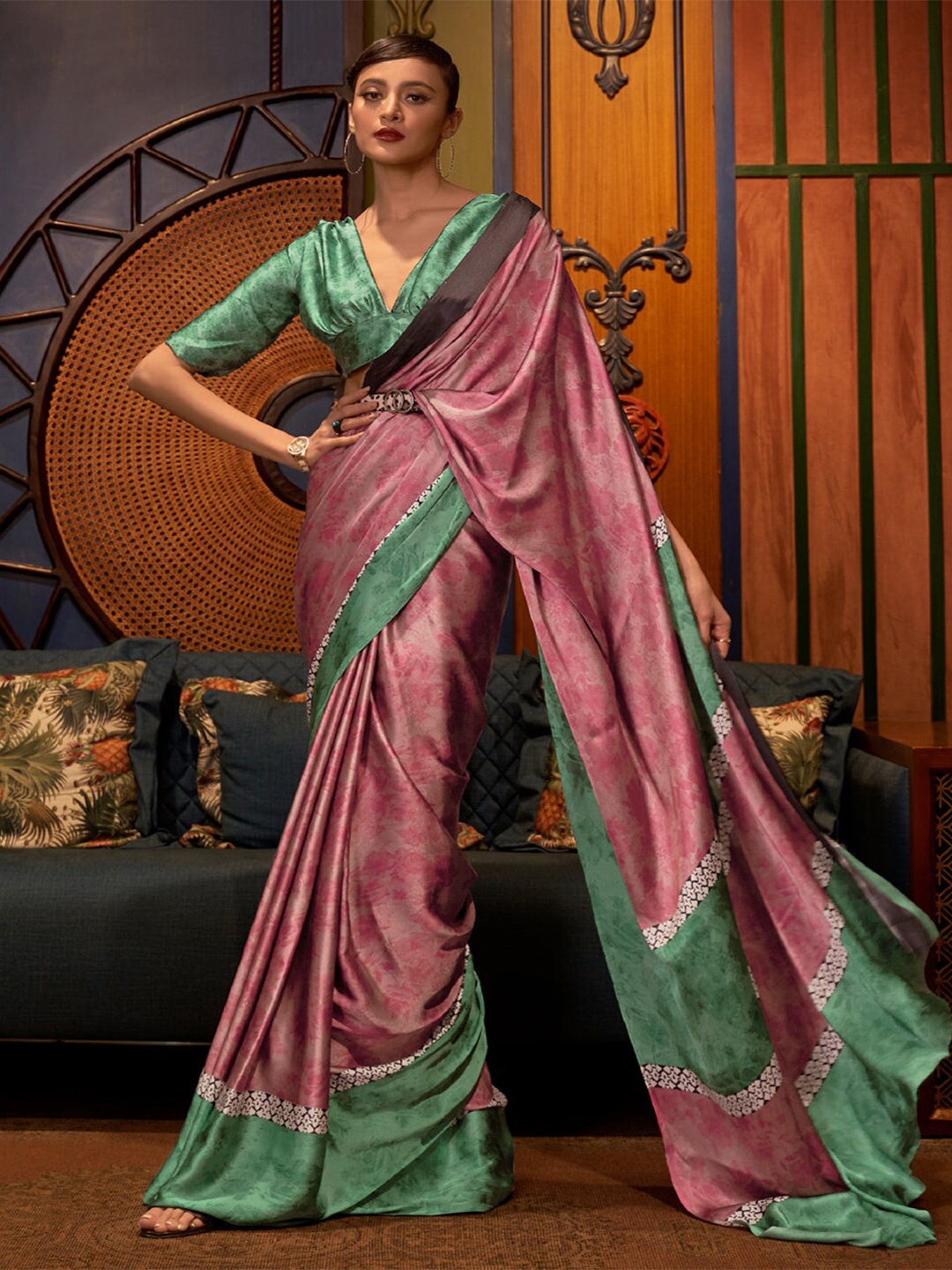

MySilkLove Printed Satin Saree, Pink