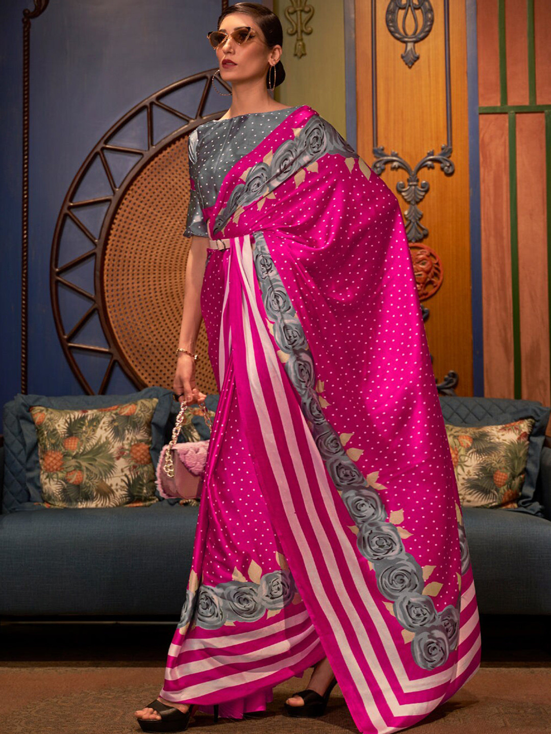 

MySilkLove Printed Satin Saree, Pink