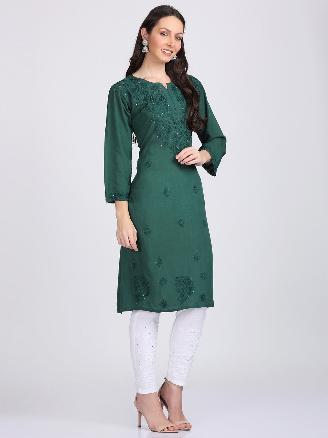 

KHAKA Ethnic Motifs Embroidered Notch Neck Pure Cotton Chikankari Straight Kurta, Green
