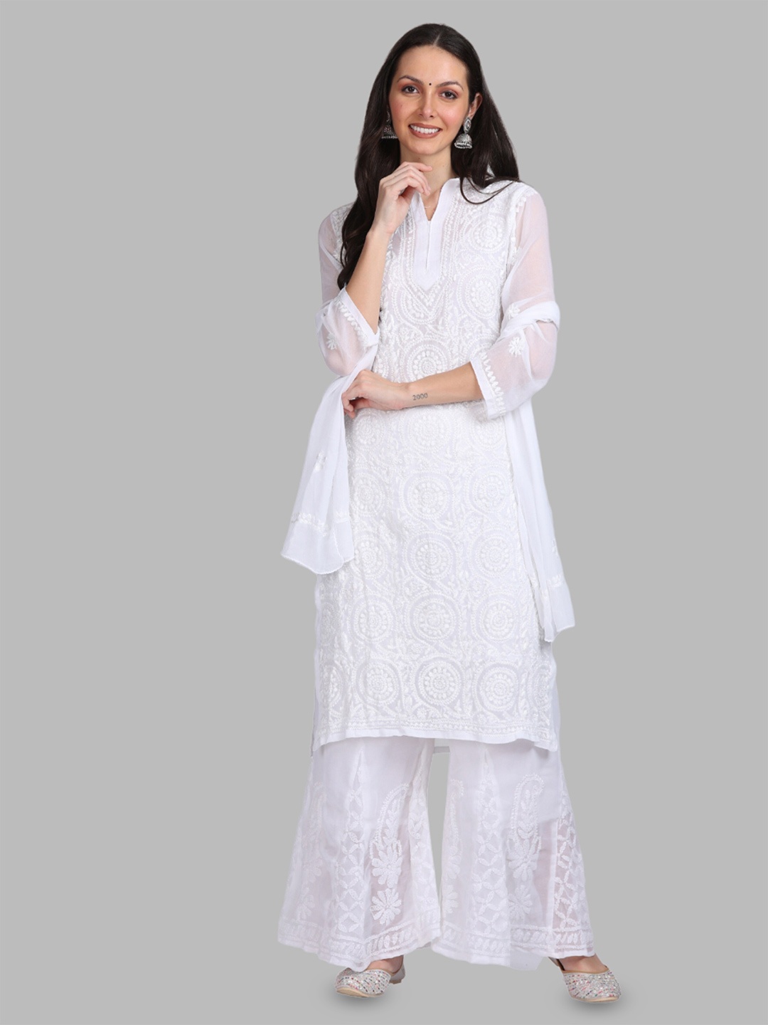 

KHAKA Ethnic Motifs Embroidered Mandarin Collar Pure Chiffon Chikankari Straight Kurta, White