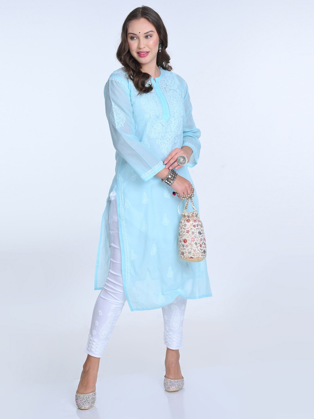 

KHAKA Chikankari Lucknowi Embroidered Round Neck Kurta With Slip, Blue