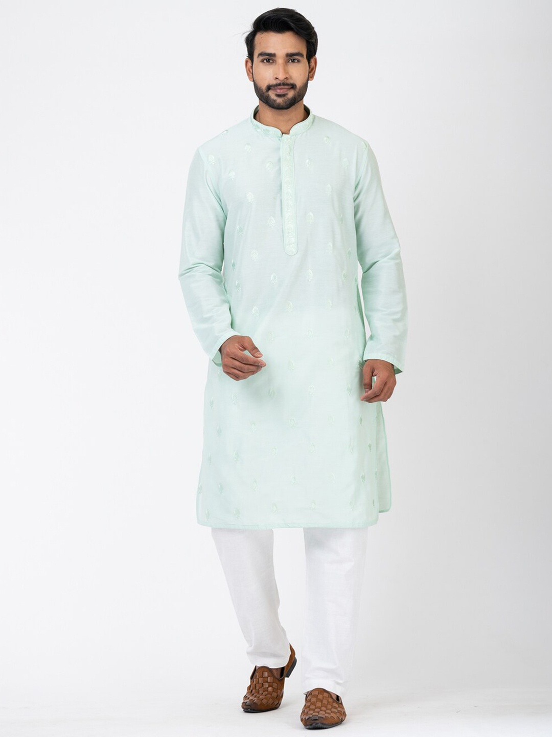 

HU - Handcrafted Uniquely Ethnic Motifs Embroidered Cotton Silk Kurta, Lime green