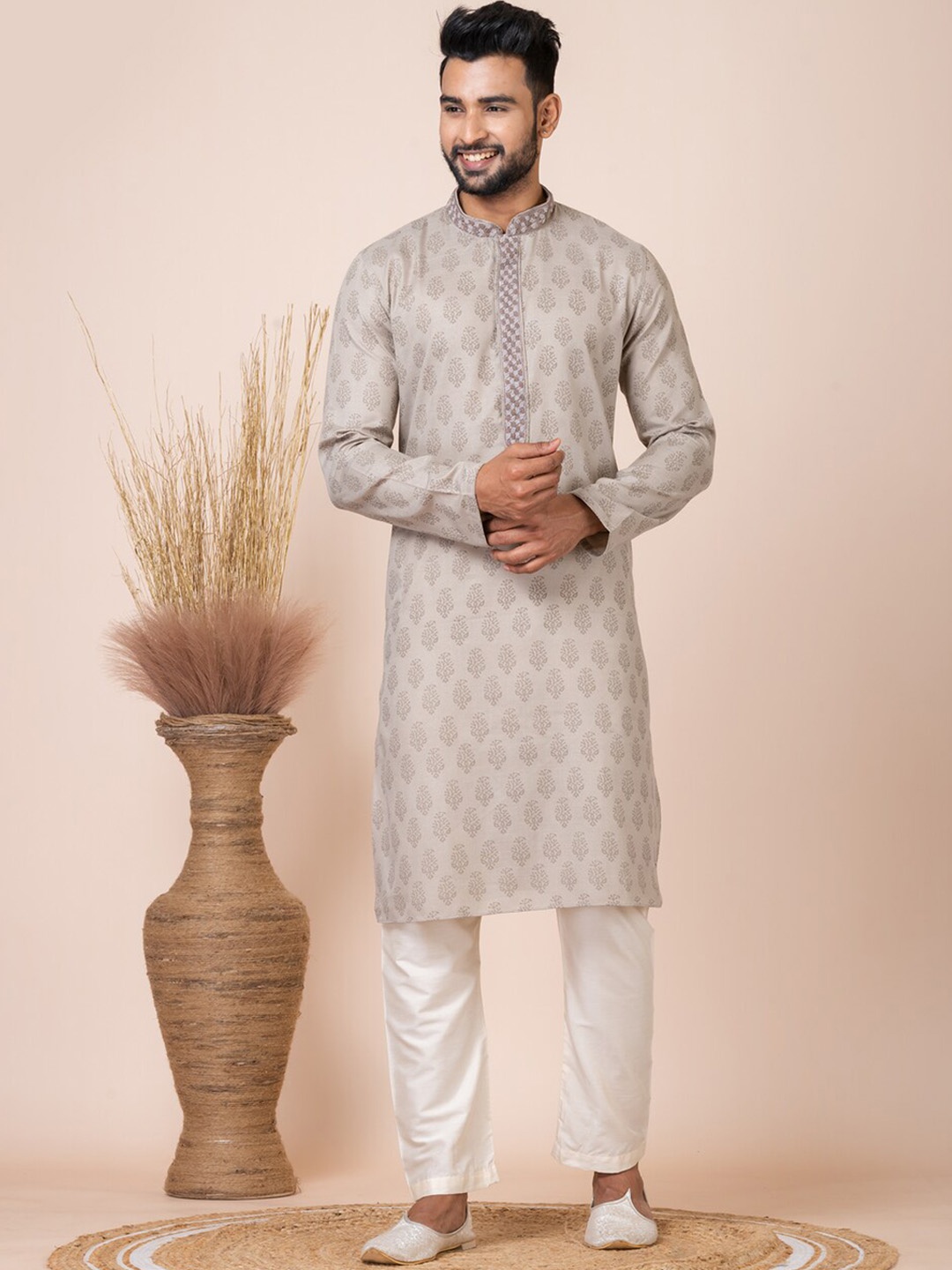 

HU - Handcrafted Uniquely Ethnic Motifs Thread Work Kurta, Grey