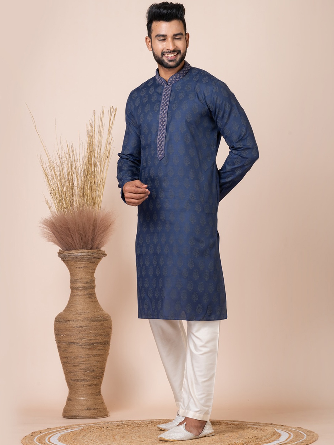 

HU - Handcrafted Uniquely Ethnic Motifs Printed Mandarin Collar Straight Kurta, Navy blue