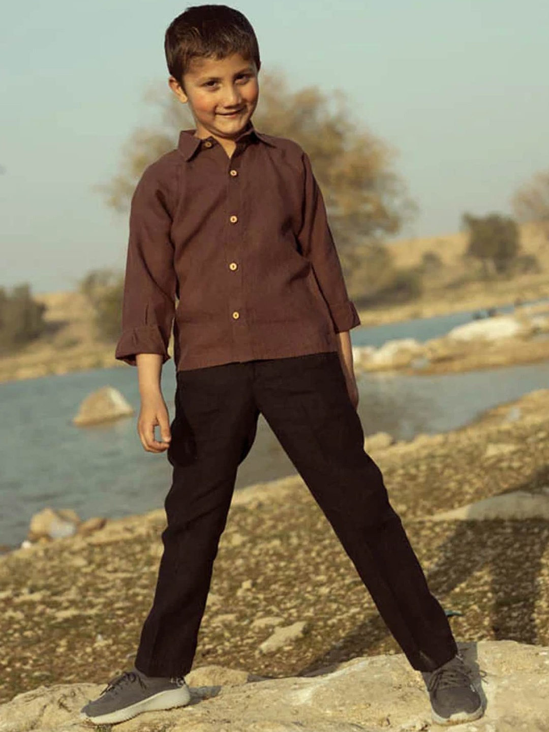 

CHI LINEN CLOTHING Boys Spread Collar Cuffed Sleeves Linen Casual Shirt, Brown