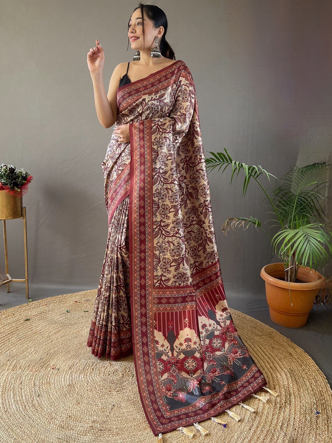 

LeeliPeeri Designer Kalamkari Silk Blend Chanderi Saree, Cream