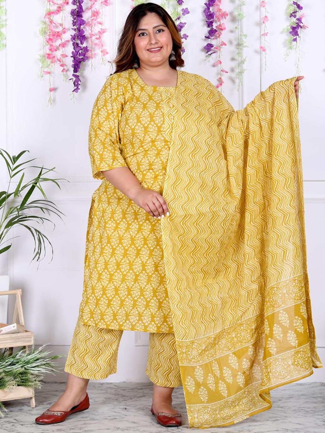

Swasti Plus Size Floral Printed Regular Sequinned Pure Cotton Kurta with Trouser & Dupatta, Yellow