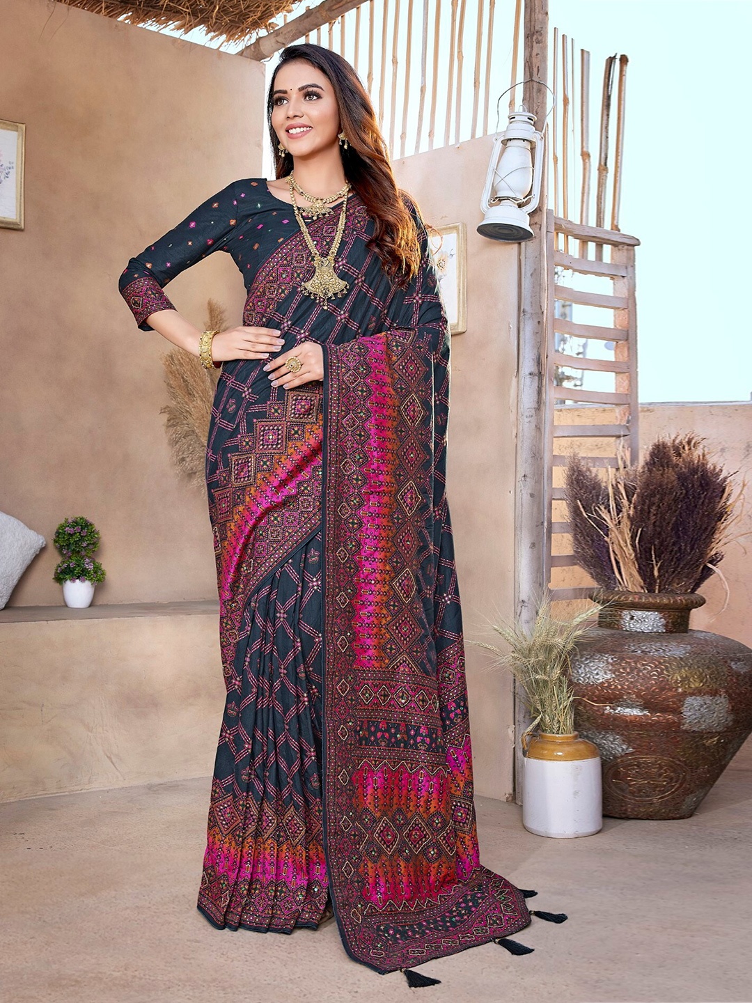 

LeeliPeeri Designer Ethnic Motifs Zardozi Heavy Work Chanderi Saree, Black