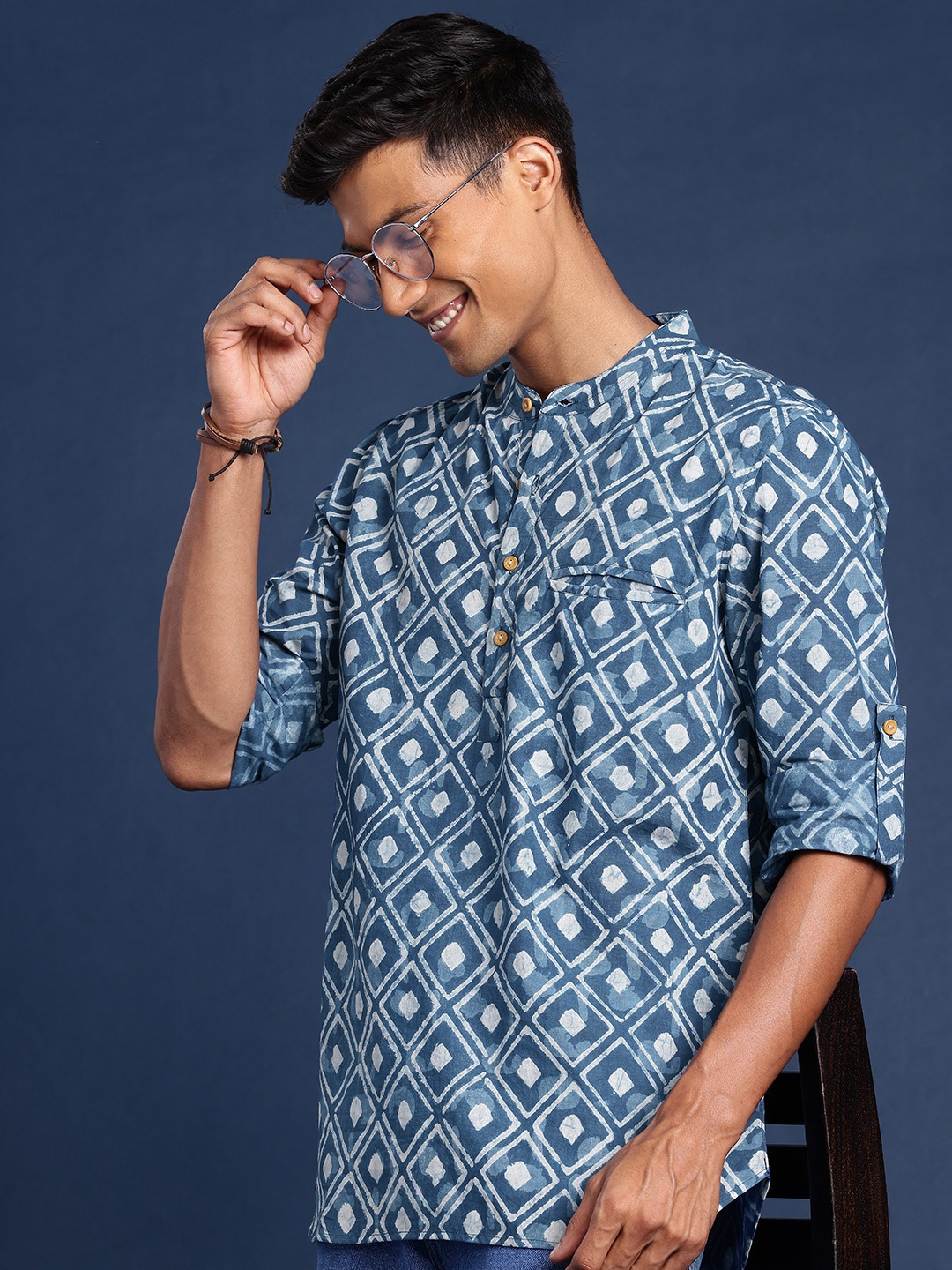 

Taavi Men Handblock Printed Mandarin Collar Indigo Pure Cotton Kurta, Blue