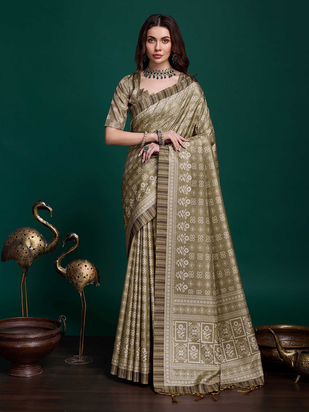 

Mitera Ethnic Motifs Pure Silk Saree, Green