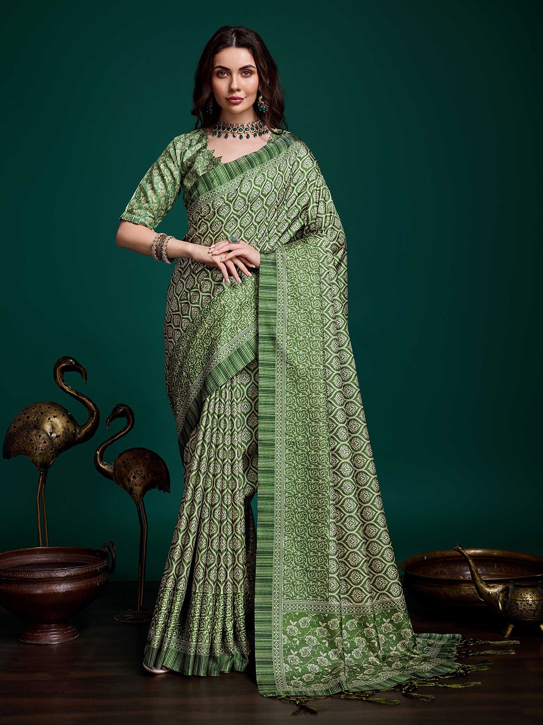 

Mitera Ethnic Motifs Pure Silk Saree, Green