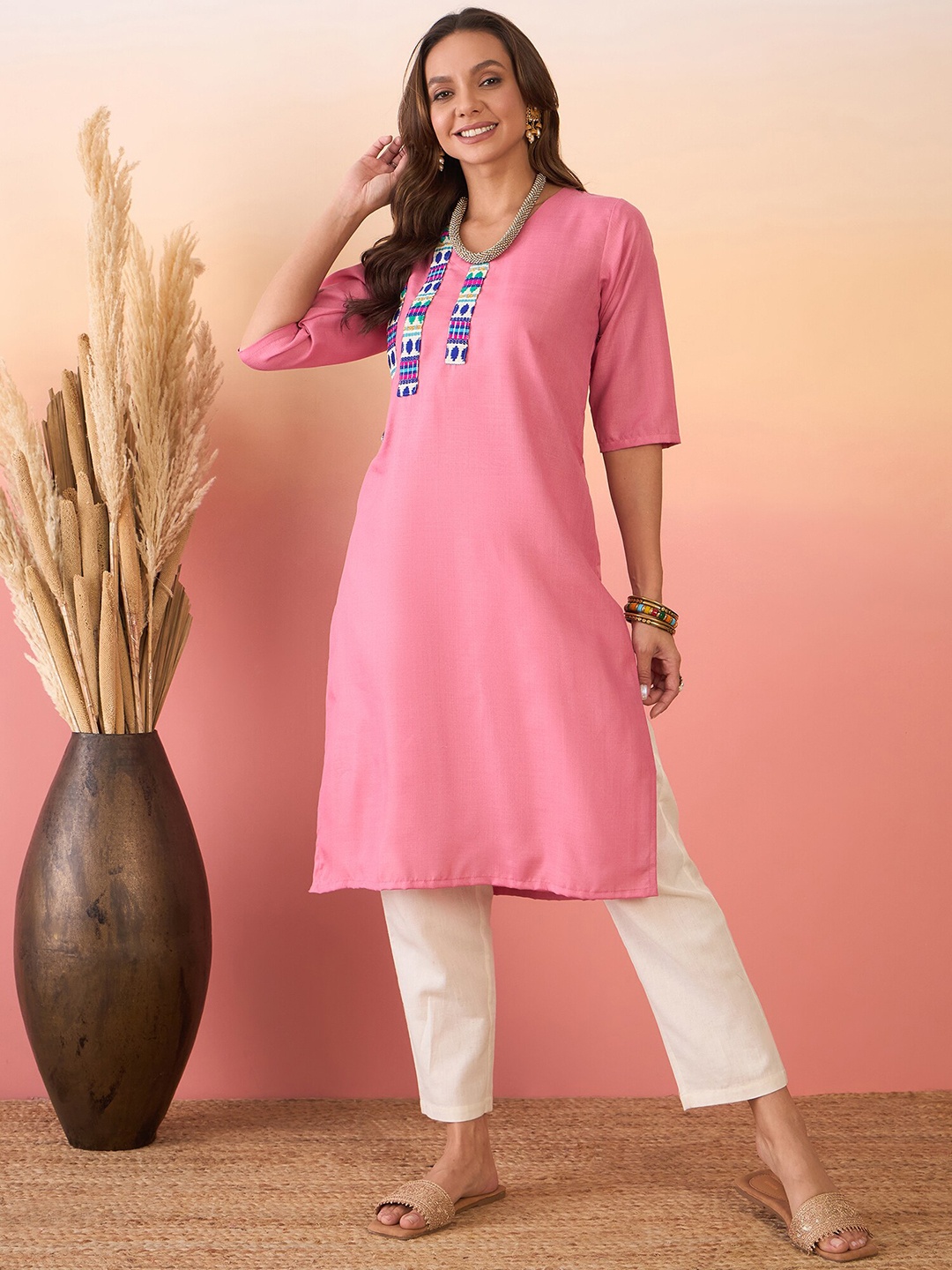 

InWeave V-Neck Patchwork Linen A-Line Kurta, Pink