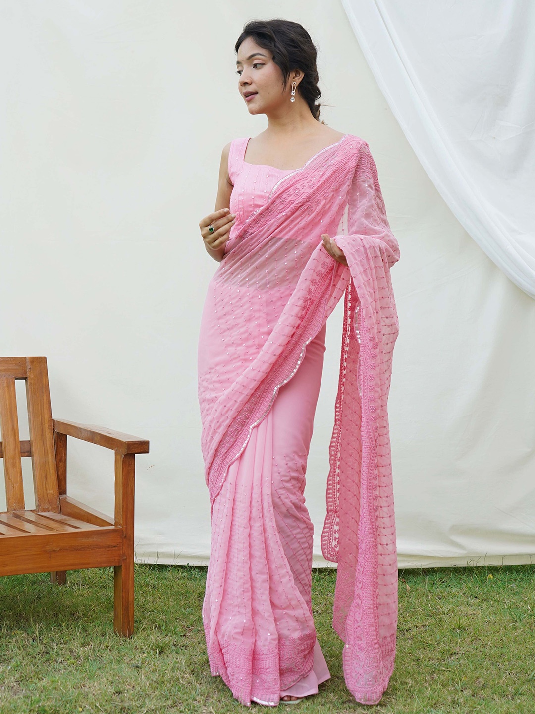 

DEVATITHI Ethnic Motifs Sequinned Saree, Pink