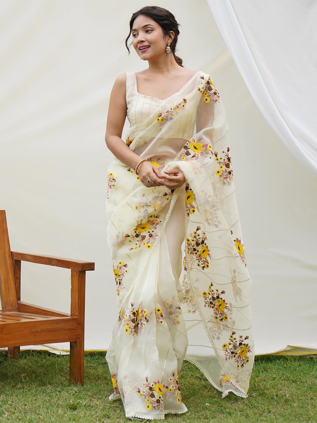 

DEVATITHI Floral Embroidered Organza Saree, Yellow